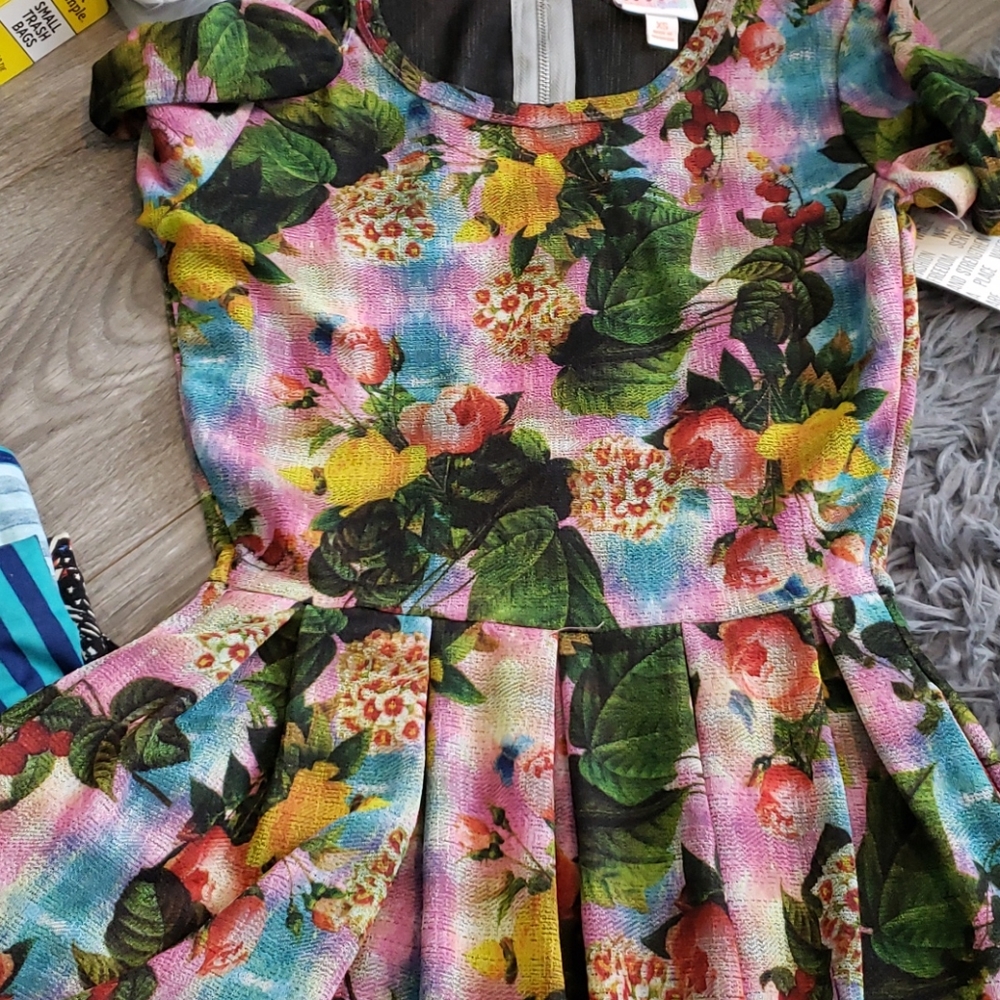 Lularoe amelia xs
